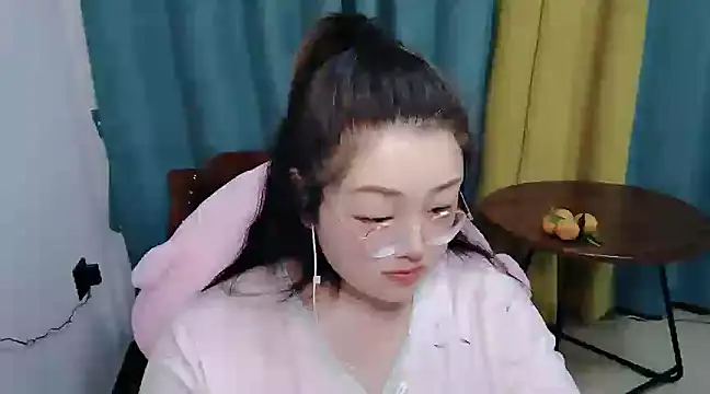 美女cssouztt77在线直播