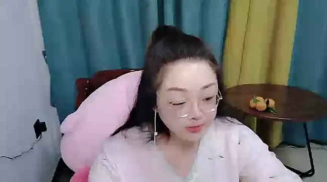 美女cssouztt77在线直播