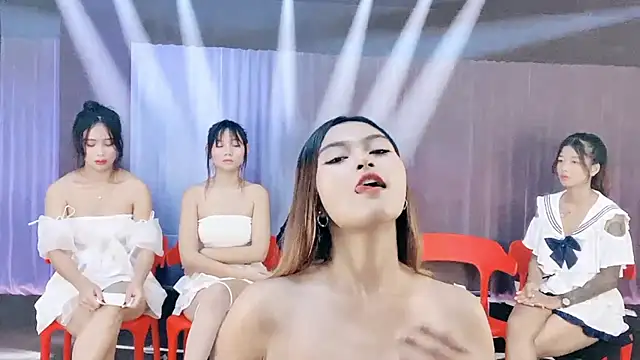 美女SMM777在线直播