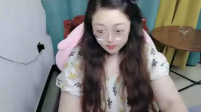 美女cssouztt77在线直播