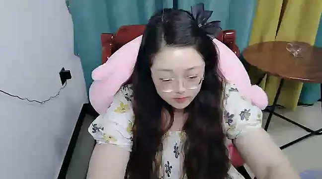 美女cssouztt77在线直播