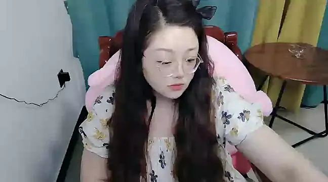 美女cssouztt77在线直播