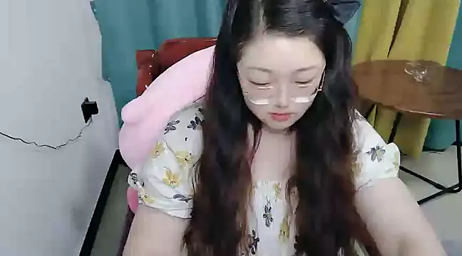 美女cssouztt77在线直播