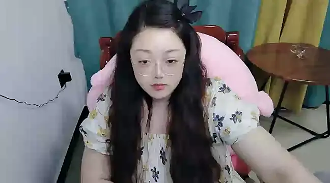 美女cssouztt77在线直播