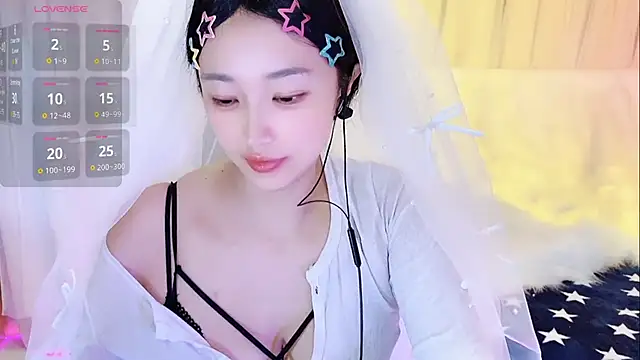 美女_O--O_在线直播