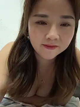 美女Efangfang在线直播