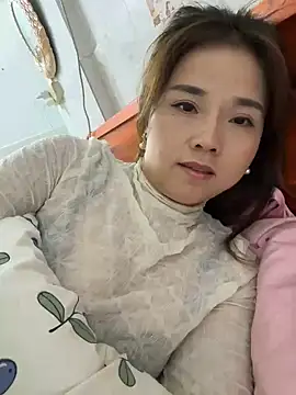 美女Efangfang在线直播