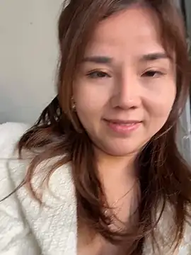 美女Efangfang在线直播