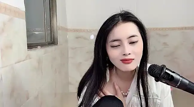 美女Mikkyeye在线直播