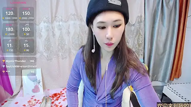 美女LittleBao在线直播