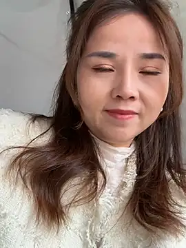 美女Efangfang在线直播