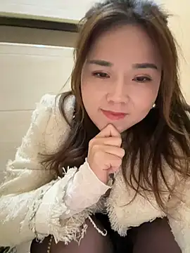 美女Efangfang在线直播