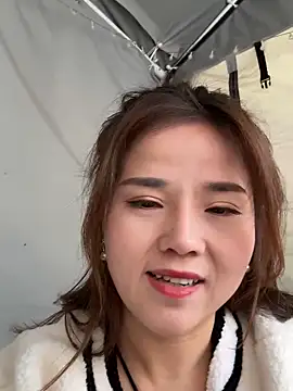 美女Efangfang在线直播