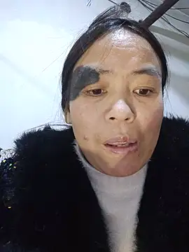 美女AAcehng在线直播