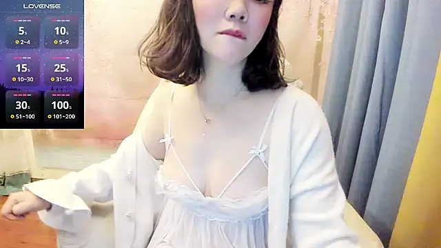 美女Pennyee在线直播