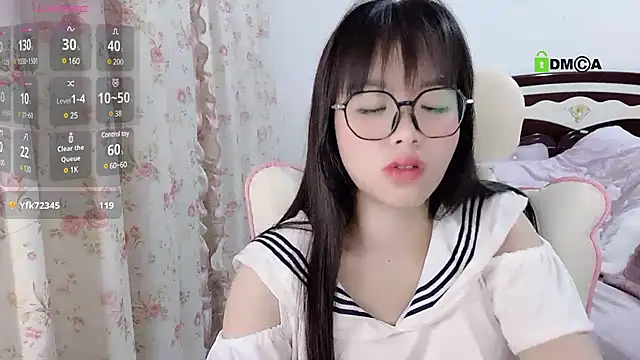 美女rourou888在线直播