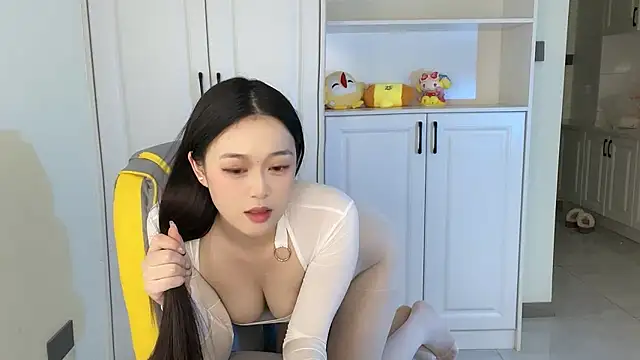 美女Adalyn677在线直播