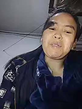 美女AAcehng在线直播