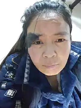 美女AAcehng在线直播