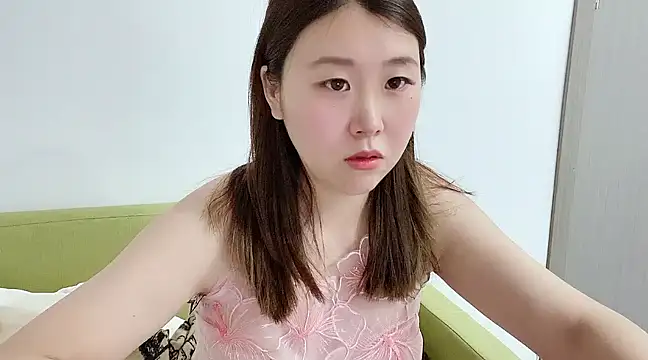 美女KIKI012025在线直播