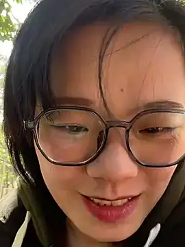 美女Bella0815在线直播