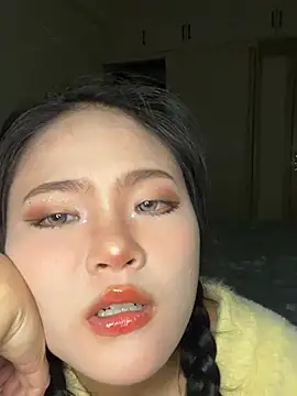 美女jiejie25111在线直播