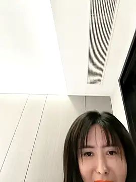 美女lilandi0521在线直播