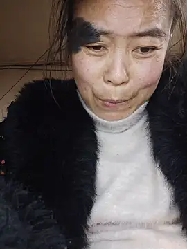 美女AAcehng在线直播