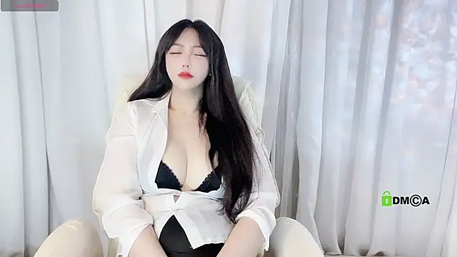 美女LDarlin在线直播