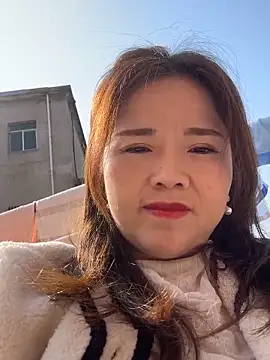 美女Efangfang在线直播