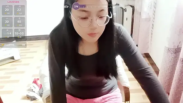 美女luoxuwen在线直播