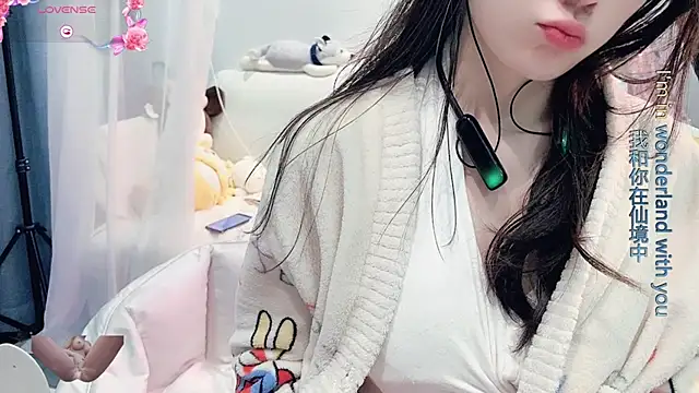 美女AKiKi711在线直播