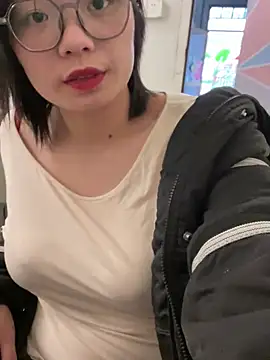 美女Bella0815在线直播