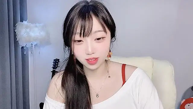 美女yukiyyuu44在线直播