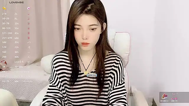 美女SStellalou在线直播