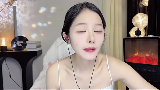 美女xiaodaibabyy在线直播