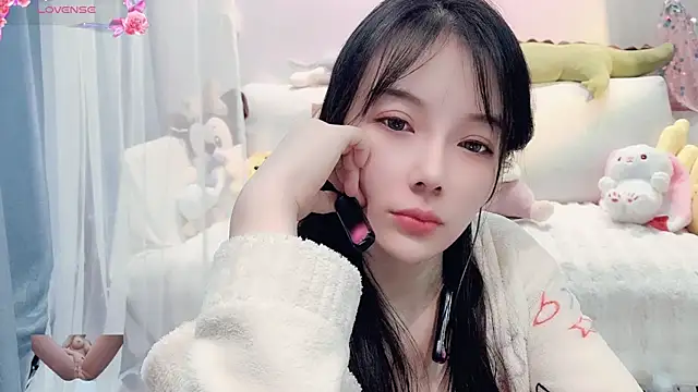 美女AKiKi711在线直播