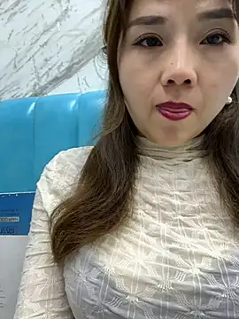 美女Efangfang在线直播