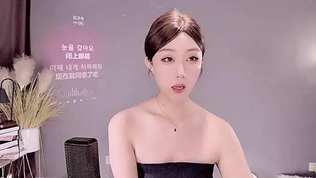 美女Ling00kk在线直播