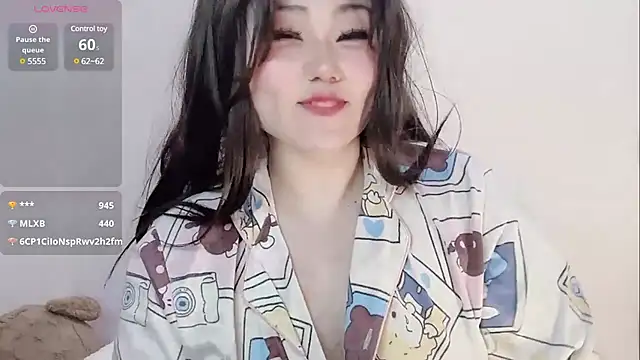 美女XiaoAiTongXue166在线直播