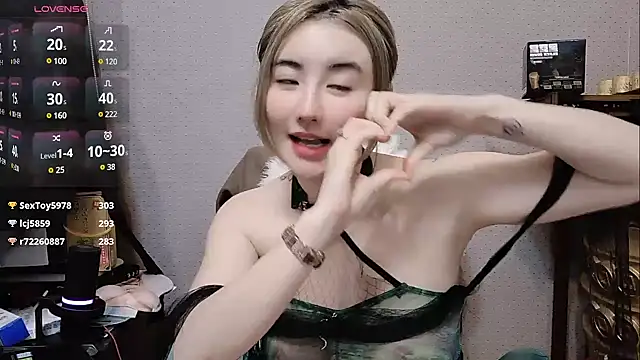 美女nana_haha在线直播