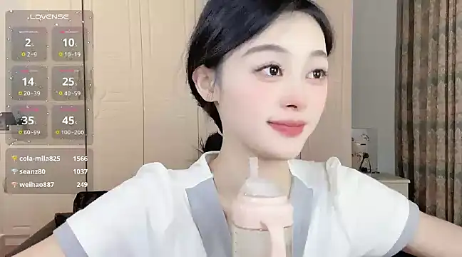 美女Mila825在线直播