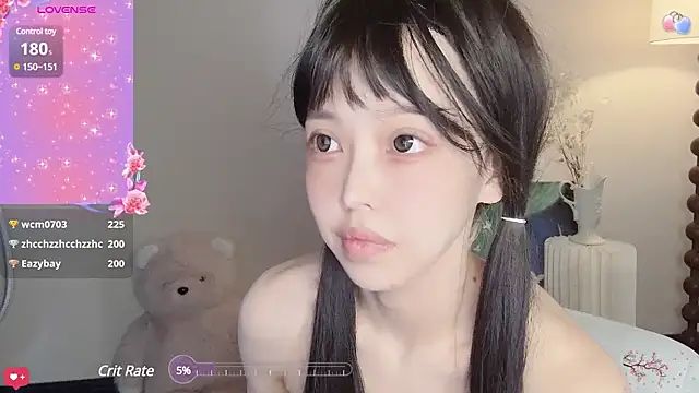 美女kiraa_0511在线直播