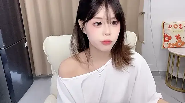 美女lele-11在线直播