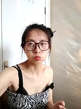 美女Youyoubaobei-111在线直播