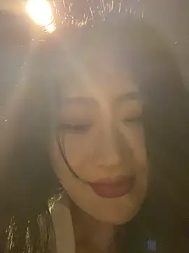 美女linger-23在线直播