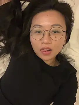 美女haiyan125216在线直播