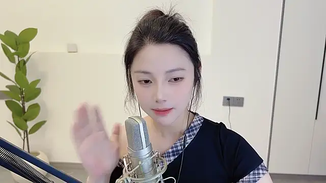 美女HaagenDazs_在线直播