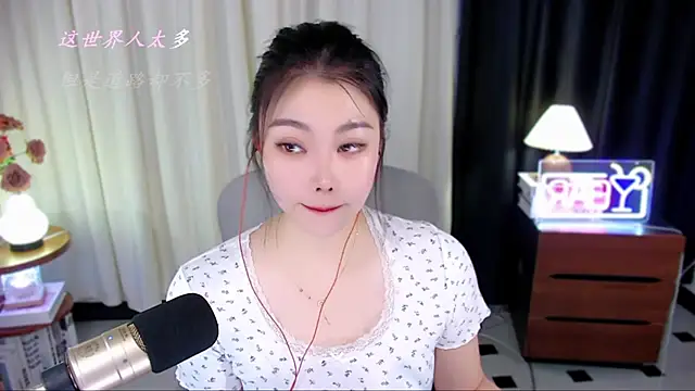 美女Lilith-by在线直播