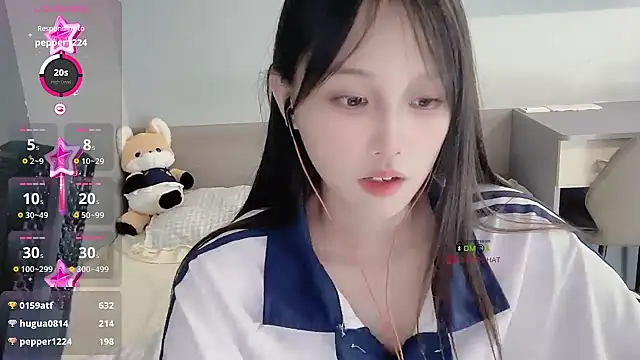 美女xunian71O在线直播